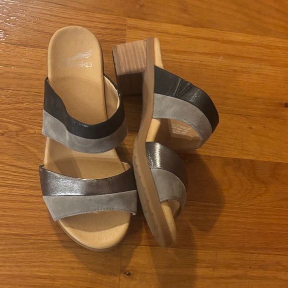 New Dansko Women's Sandals in Black, Silver and Gray - Picture 1 of 3